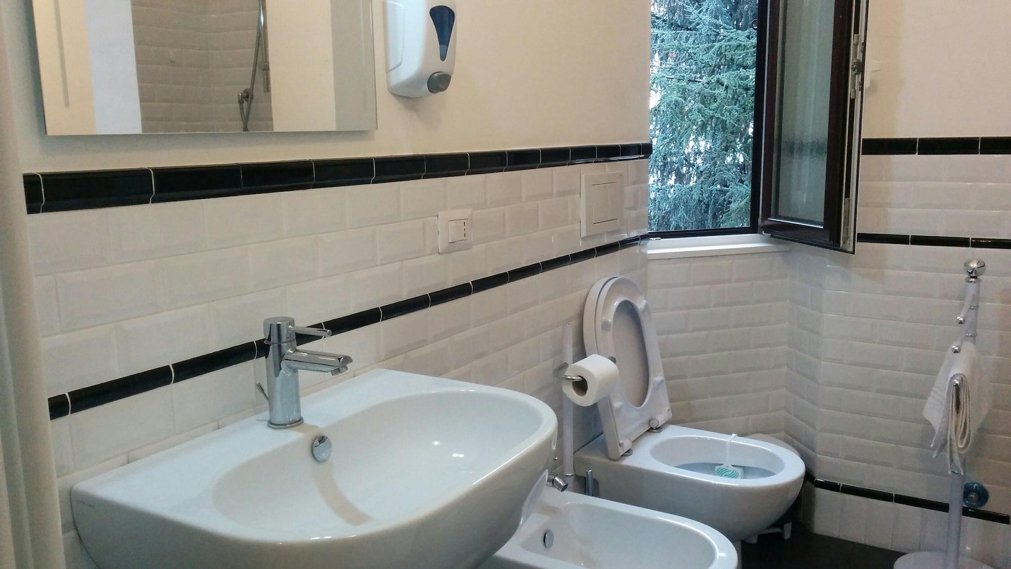 Adam'S House Hostel Milan Exterior photo