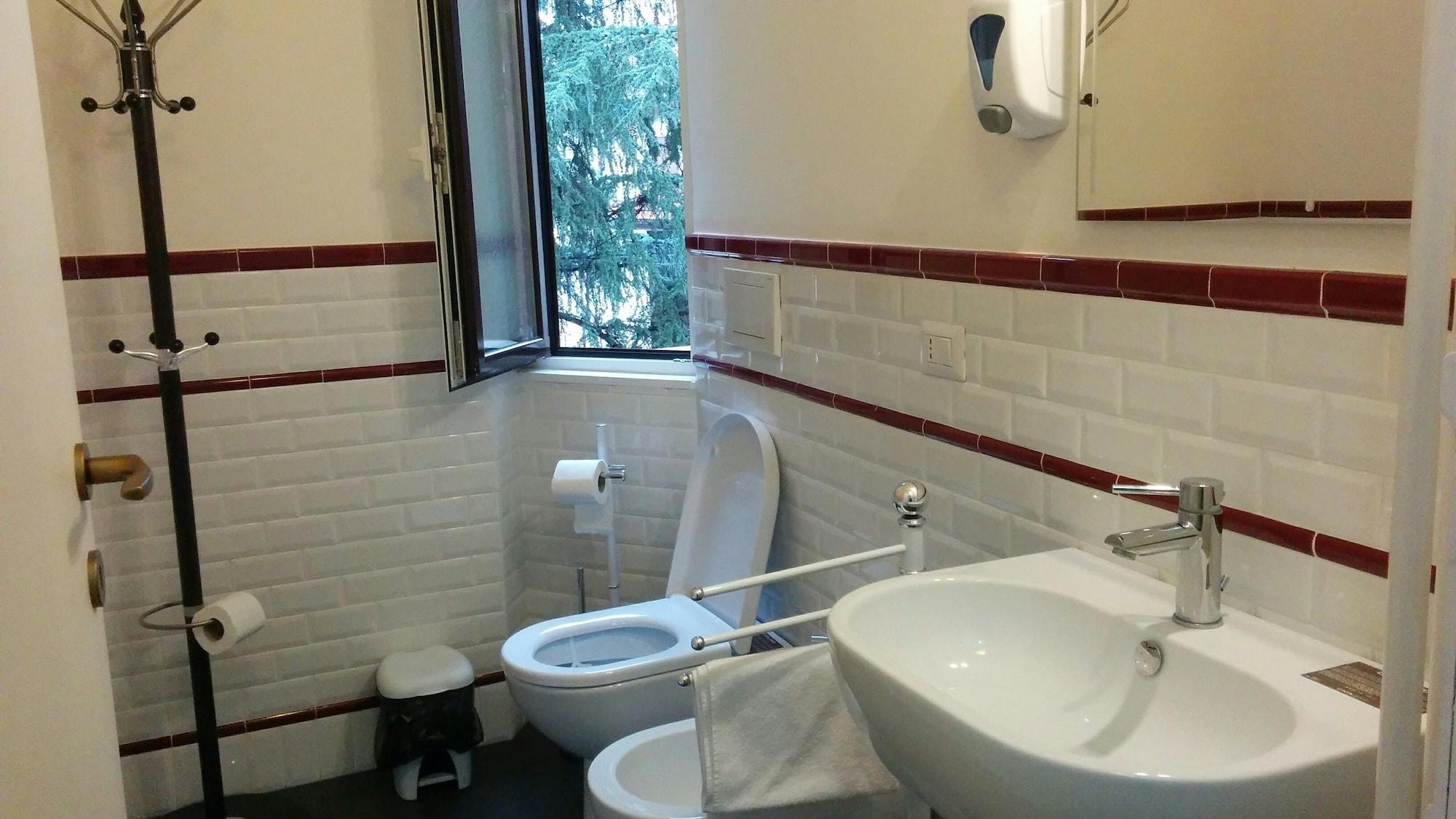 Adam'S House Hostel Milan Exterior photo