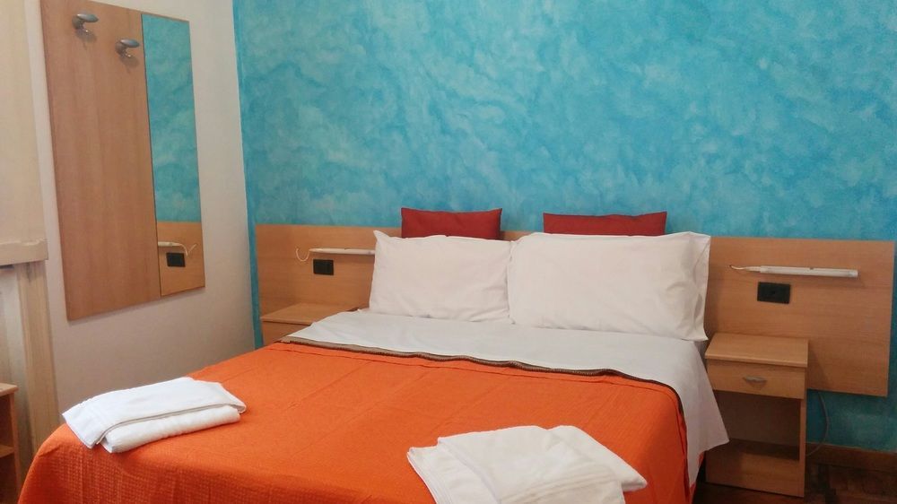 Adam'S House Hostel Milan Exterior photo